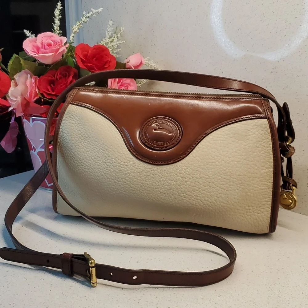 USA 🇺🇸 Vintage DOONEY & BOURKE pebbled leather crossbody bag